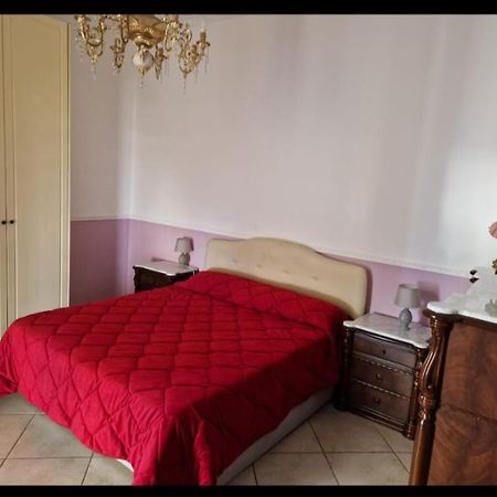 La Casa Di Mamma Apartment Napoli Bagian luar foto