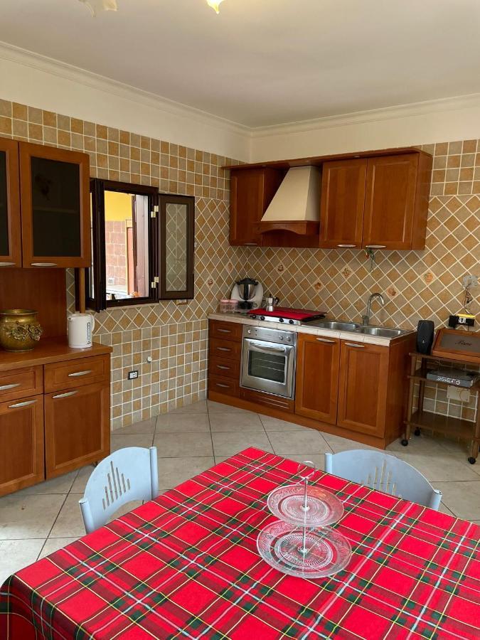 La Casa Di Mamma Apartment Napoli Bagian luar foto