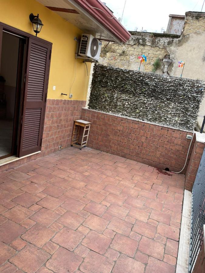 La Casa Di Mamma Apartment Napoli Bagian luar foto