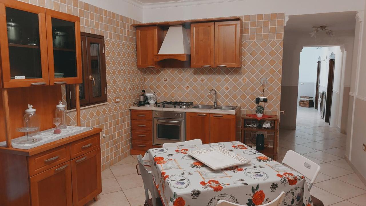 La Casa Di Mamma Apartment Napoli Bagian luar foto