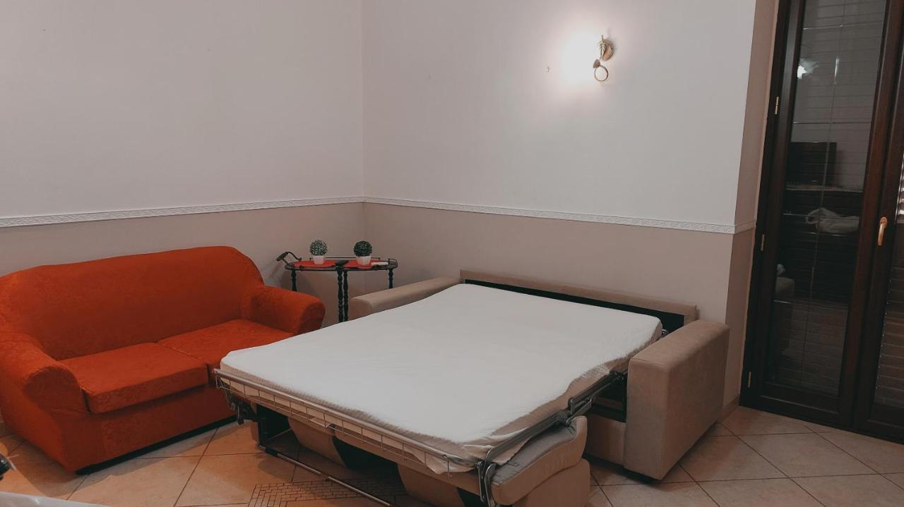 La Casa Di Mamma Apartment Napoli Bagian luar foto