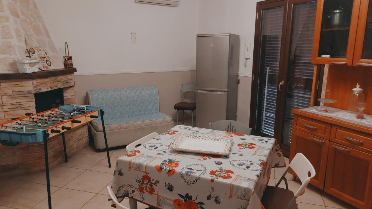 La Casa Di Mamma Apartment Napoli Bagian luar foto