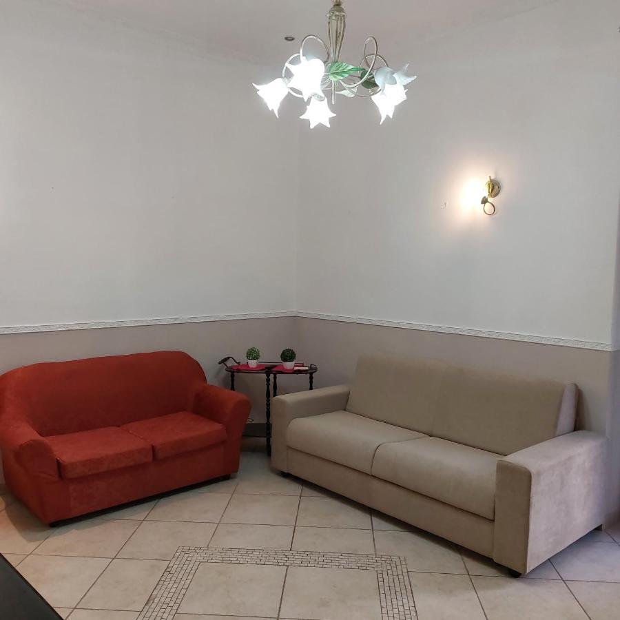 La Casa Di Mamma Apartment Napoli Bagian luar foto